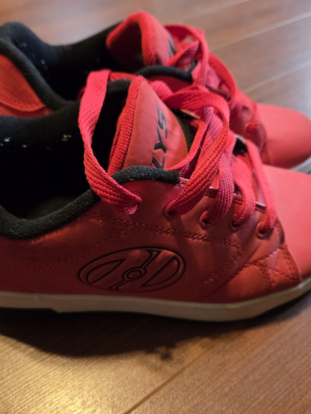 HEELYS kids sneakers Size 4